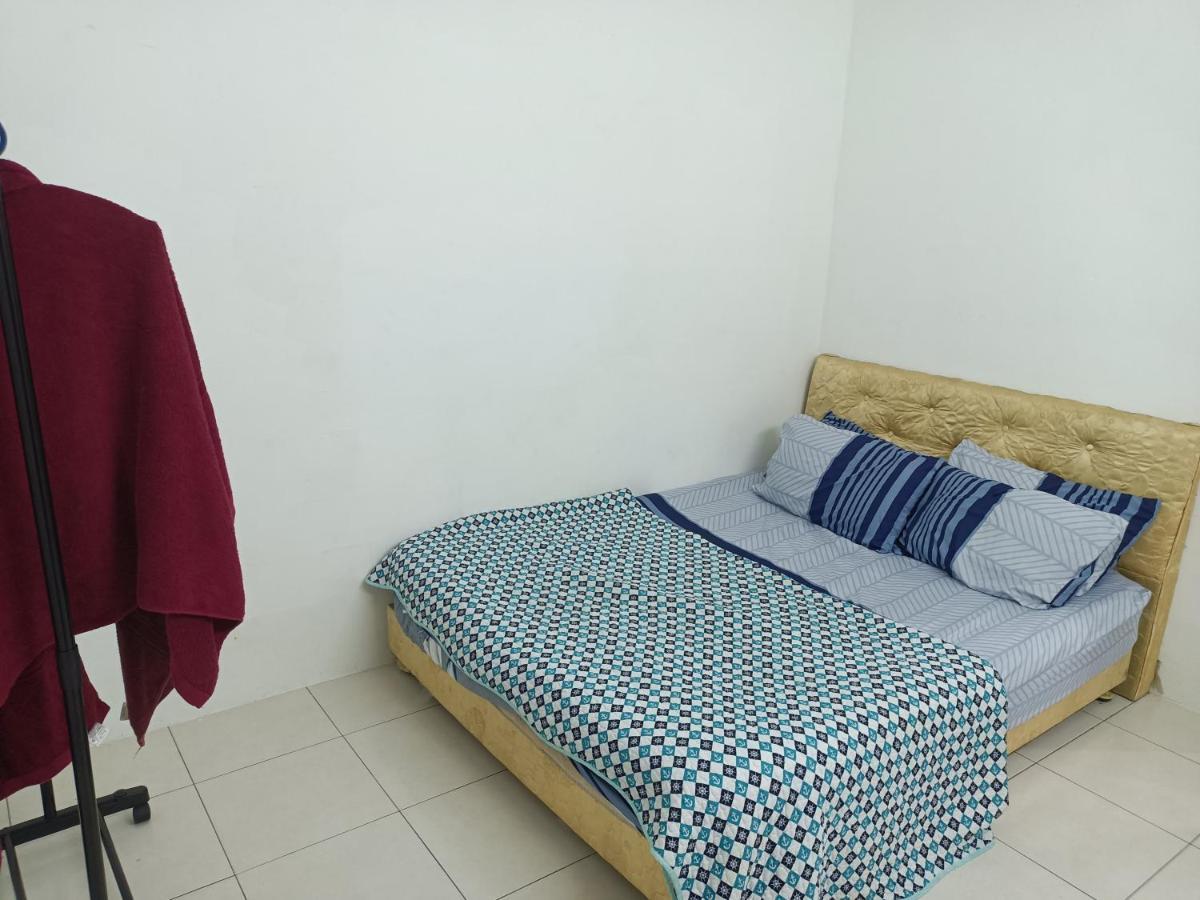 Apartment 3rd Floor With 2 Bedroom And No Elevator *
